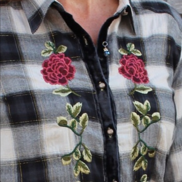 Embroidered Tunic - Picture 3 of 3